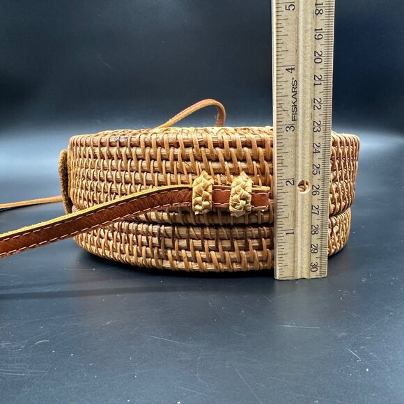 Round Woven Rattan Crossbody Bag Brown Box Purse Boho Shoulder Bag Wicker - Picture 9 of 9